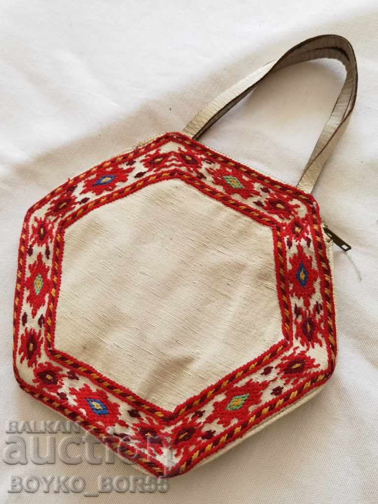Geantă de damă unică - Broderii din vremea țarului cu preț 68.00 BGN | € 34.77