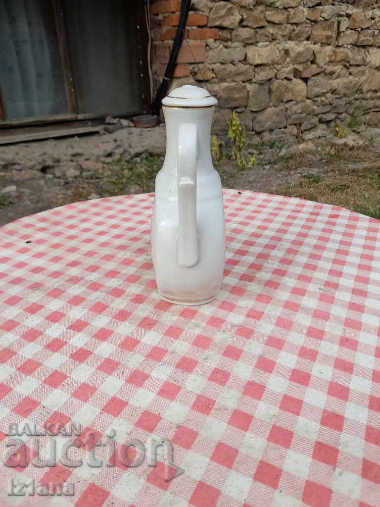 Vechi porțelan ulcior, ulcior cu preț 15.00 BGN | € 7.67 Vechi porțelan ulcior, ulcior cu preț 15.00 BGN | € 7.67