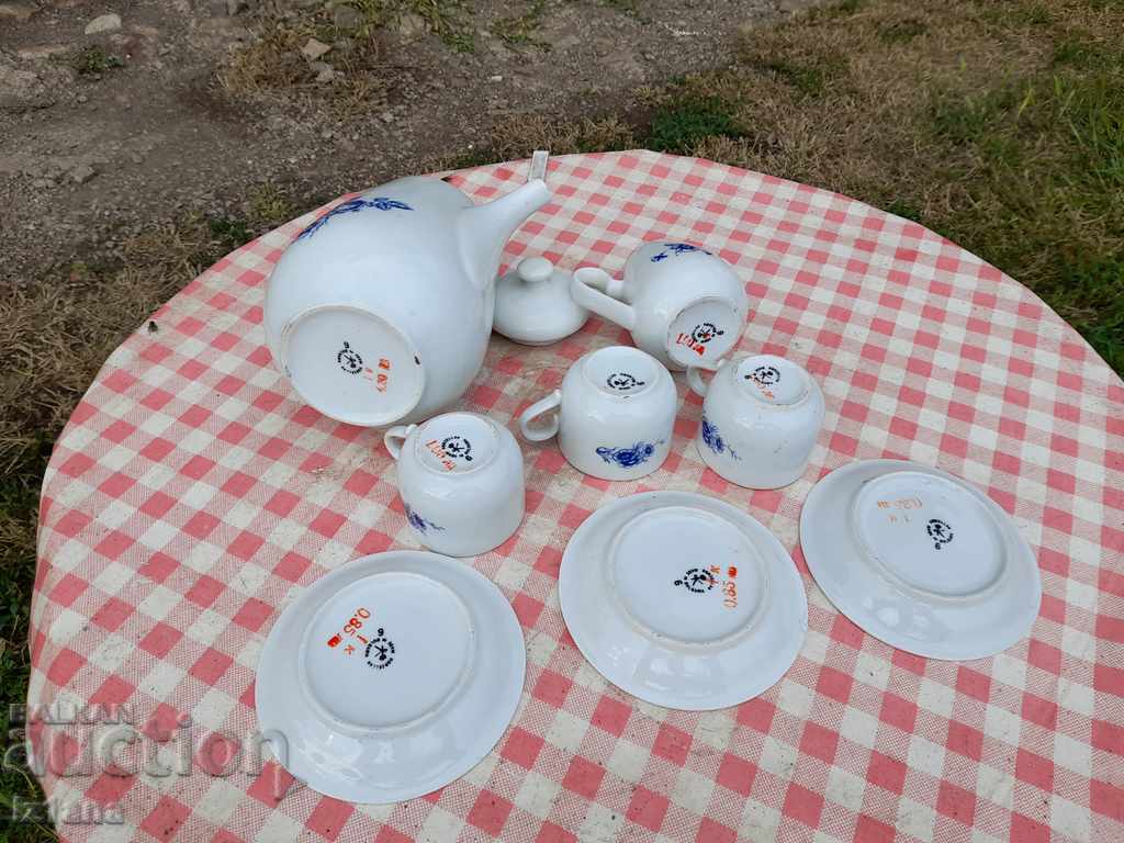 Delivery of Old porcelain coffee service