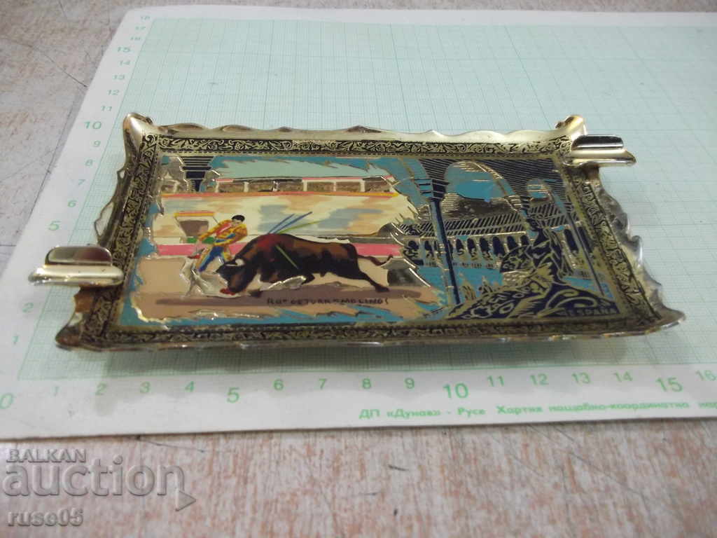 Пепелник метален испански с цена 15.00 лв. | € 7.67 Пепелник метален испански с цена 15.00 лв. | € 7.67