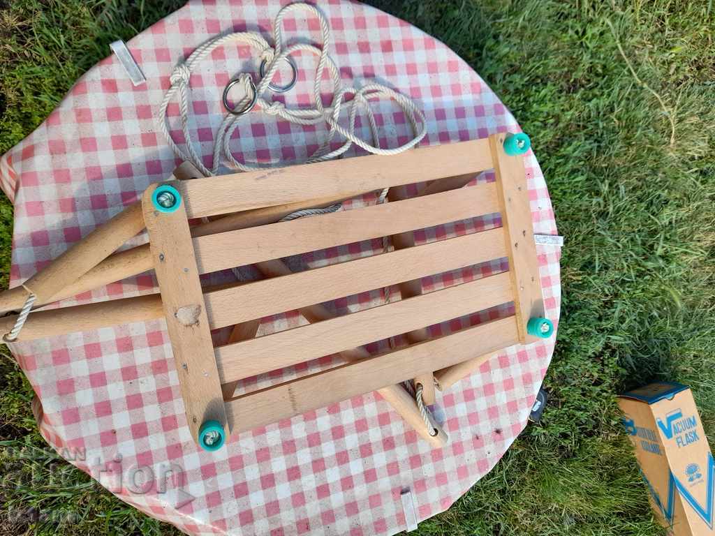 Παράδοση Παλιά παιδική ξύλινη κούνια Παράδοση Παλιά παιδική ξύλινη κούνια