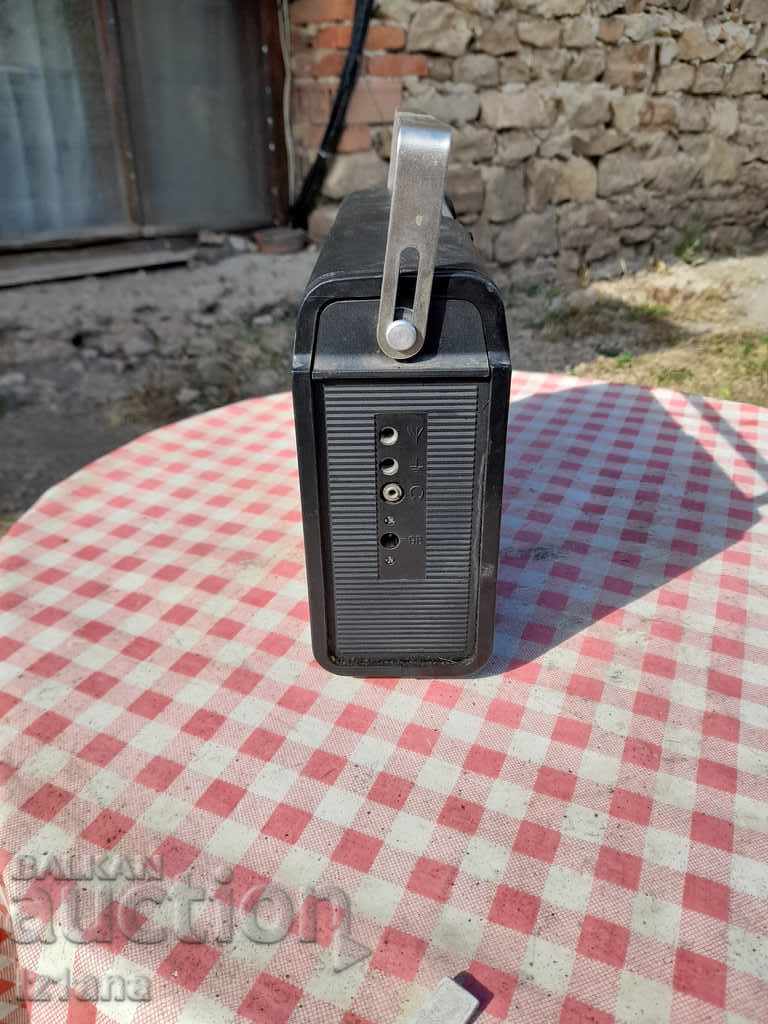Old Radio, Giala Radio 407 with price 30.00 BGN | € 15.34 Old Radio, Giala Radio 407 with price 30.00 BGN | € 15.34