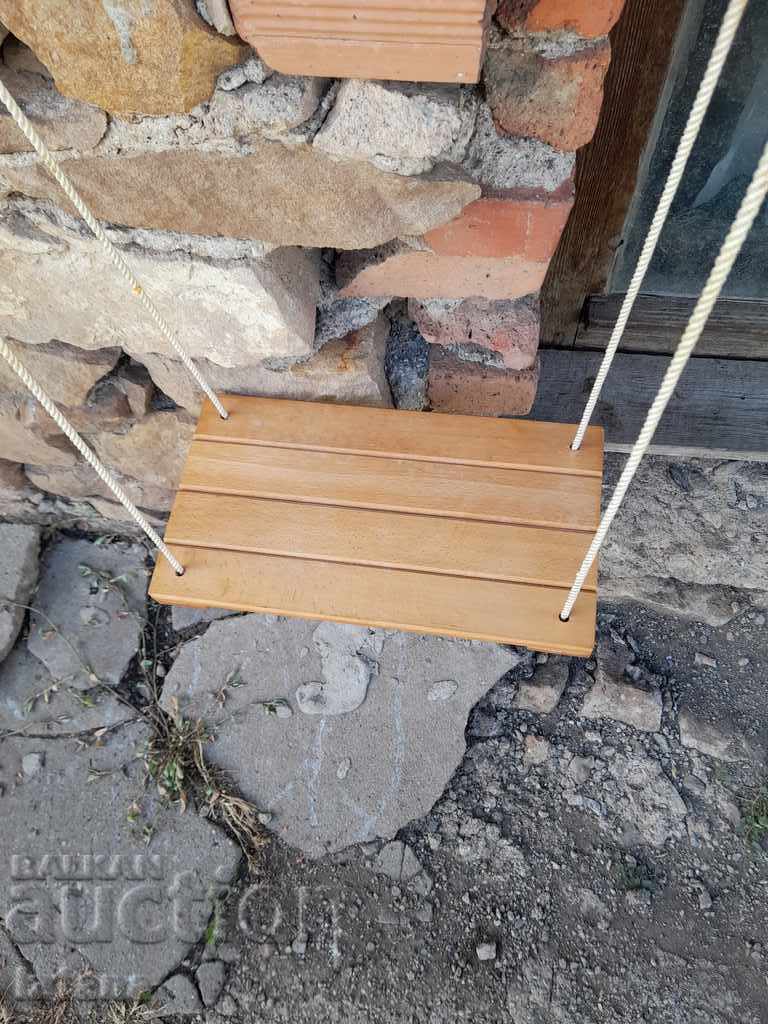 Παλιά παιδική ξύλινη κούνια με τιμή 25.00 BGN | € 12.78 Παλιά παιδική ξύλινη κούνια με τιμή 25.00 BGN | € 12.78