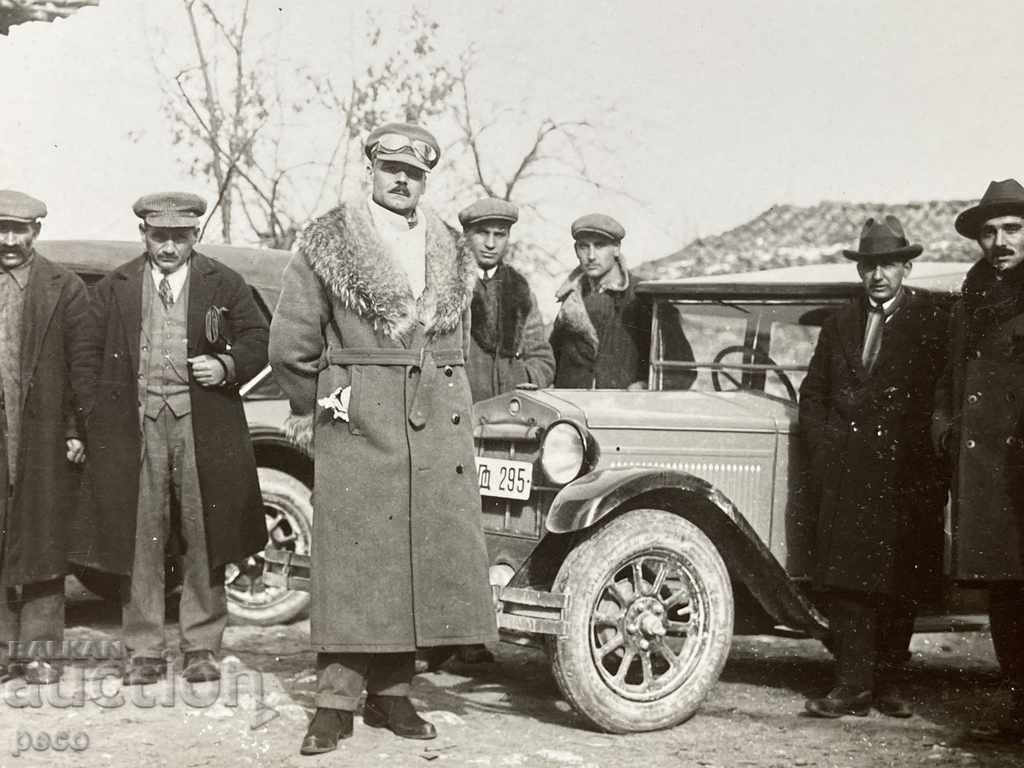 Auction  The "driver" Old car PD 295 Old photo