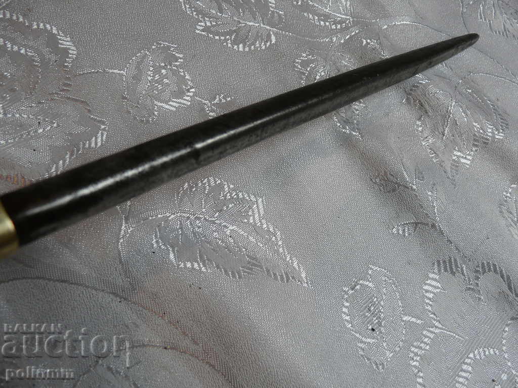 Auction  old square table