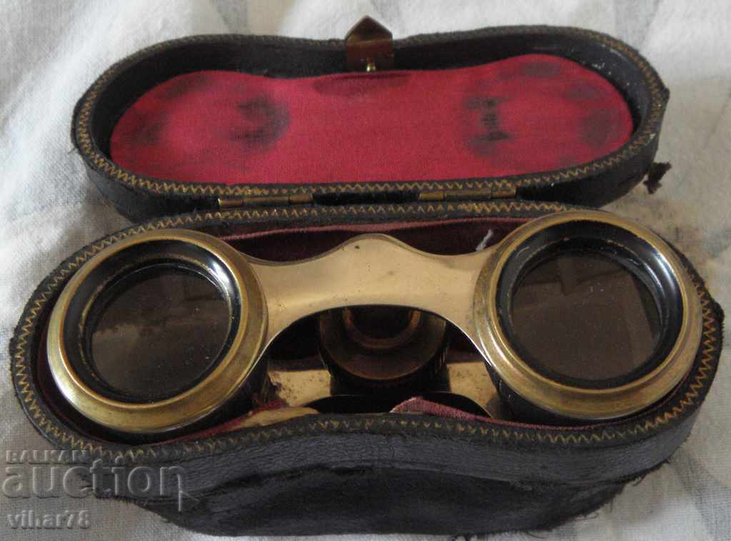 theatrical binoculars