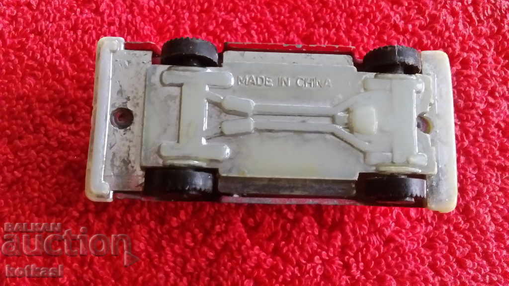 Mașină mică din metal vechi China - 6 Mașină mică din metal vechi China - 6