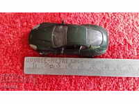 Mica mașină veche Aston Martin China