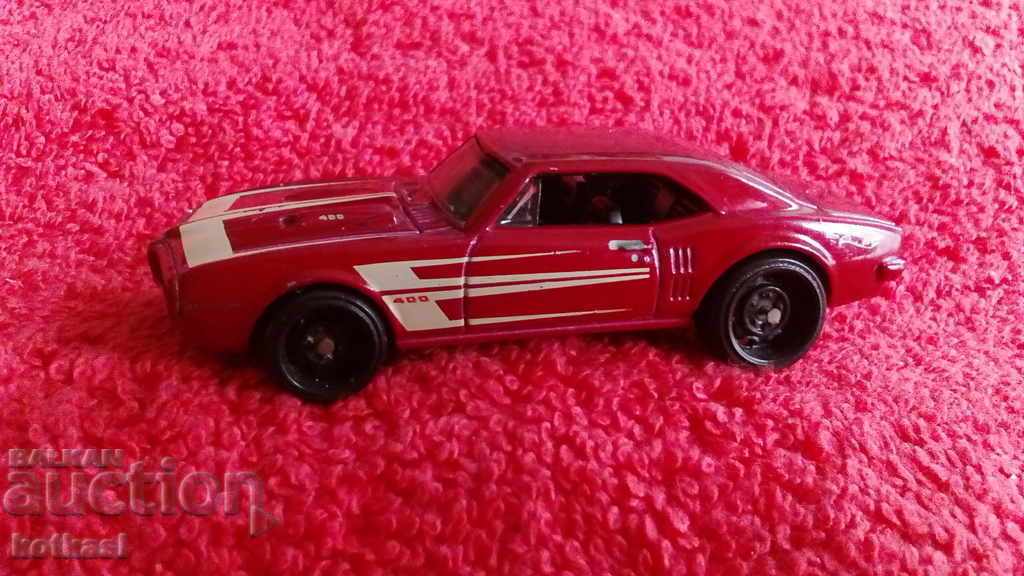 Mașină mică și veche din metal Malaezia HOT WHEELS Pontiac Pontiac cu preț 10.50 BGN | € 5.37