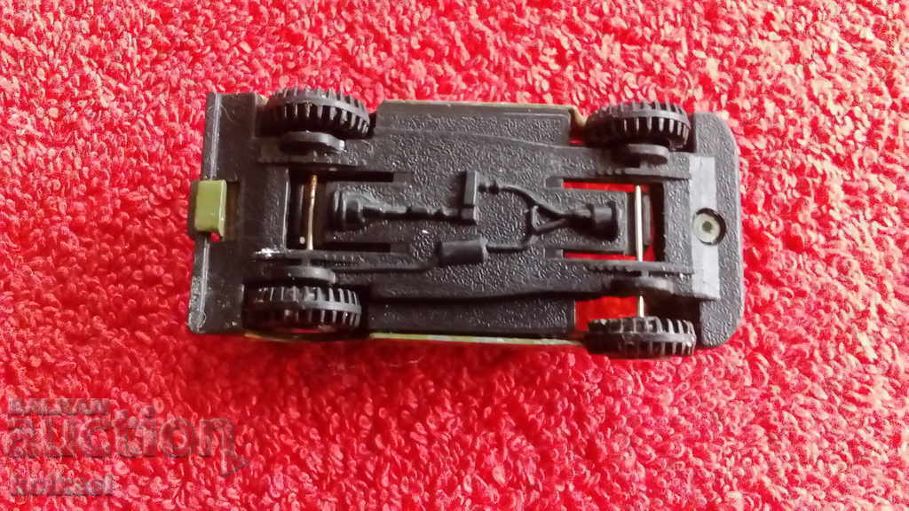 Mașină mică din metal Autobuz AMBULANȚĂ - 6 Mașină mică din metal Autobuz AMBULANȚĂ - 6