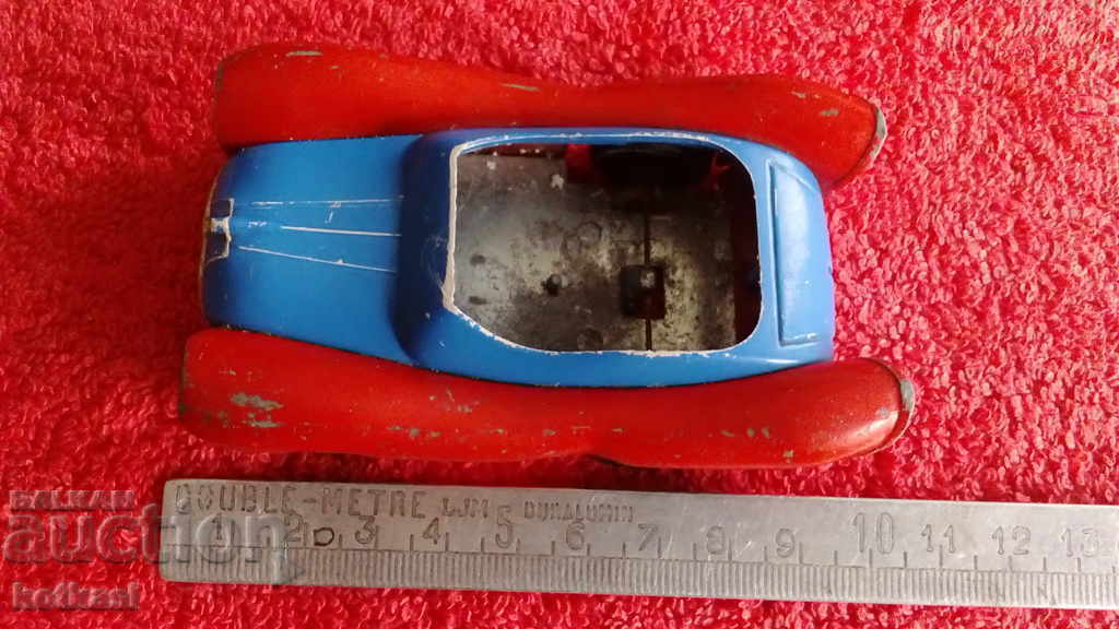 Mașină metalică foarte masivă 162 g. ITALIA