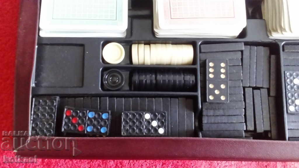 Стара игра Домино Пулове Карти Зарове с цена 25.50 лв. | € 13.04 Стара игра Домино Пулове Карти Зарове с цена 25.50 лв. | € 13.04