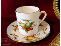 Cup and saucer, English porcelain, gold.