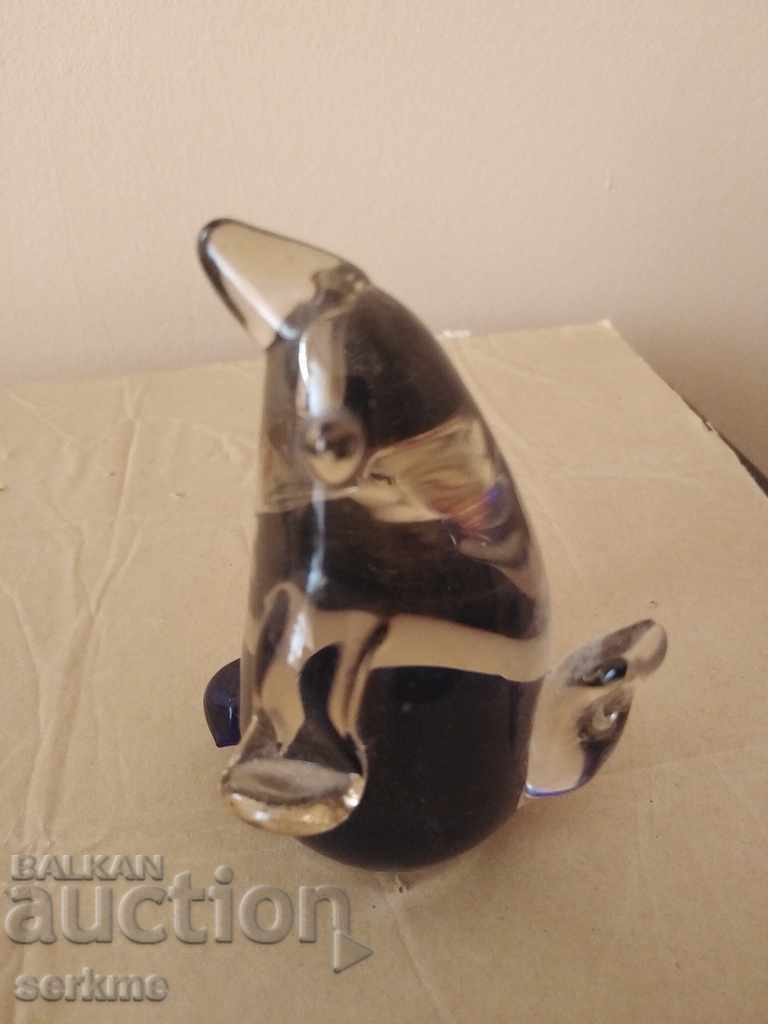 Delivery of Glass figure