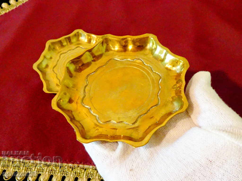 Μασίφ μπρονζέ πιάτα ορεκτικών 11 εκ. με τιμή 10.00 BGN | € 5.11 Μασίφ μπρονζέ πιάτα ορεκτικών 11 εκ. με τιμή 10.00 BGN | € 5.11