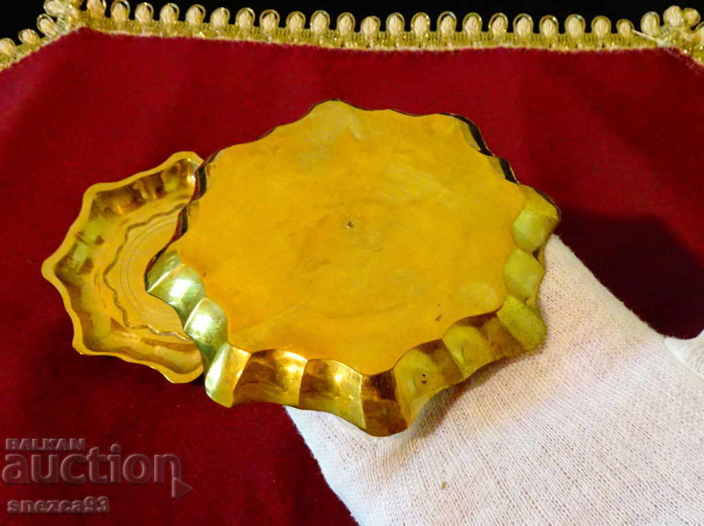 Δημοπρασία Μασίφ μπρονζέ πιάτα ορεκτικών 11 εκ. Δημοπρασία Μασίφ μπρονζέ πιάτα ορεκτικών 11 εκ.