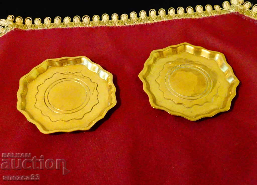 Solid bronze appetizer plates 12 cm. Solid bronze appetizer plates 12 cm.