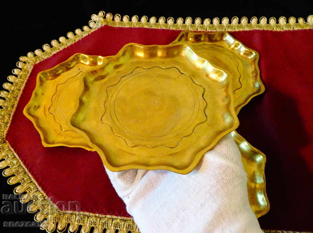 Solid bronze plates 14 cm. with price 36.00 BGN | € 18.41 Solid bronze plates 14 cm. with price 36.00 BGN | € 18.41