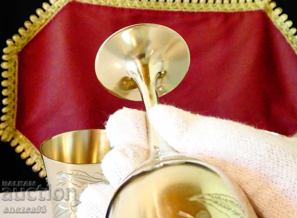 Bronze wine cups, vines and grapes - 5 Bronze wine cups, vines and grapes - 5