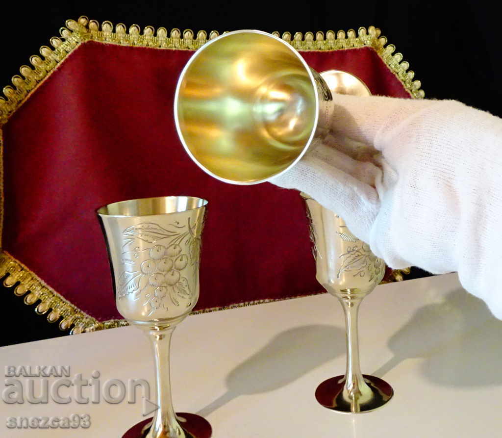 Bronze wine cups, vines and grapes - 6 Bronze wine cups, vines and grapes - 6