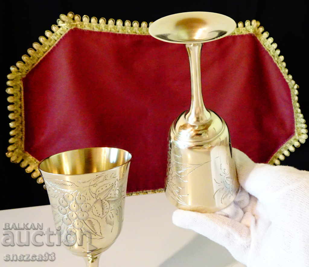 Bronze wine glasses, embossed vines with grapes - 5 Bronze wine glasses, embossed vines with grapes - 5