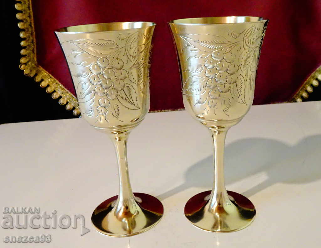 Bronze wine glasses, embossed vines with grapes Bronze wine glasses, embossed vines with grapes