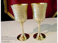 Χάλκινα ποτήρια κρασιού, ανάγλυφα αμπέλια με σταφύλια