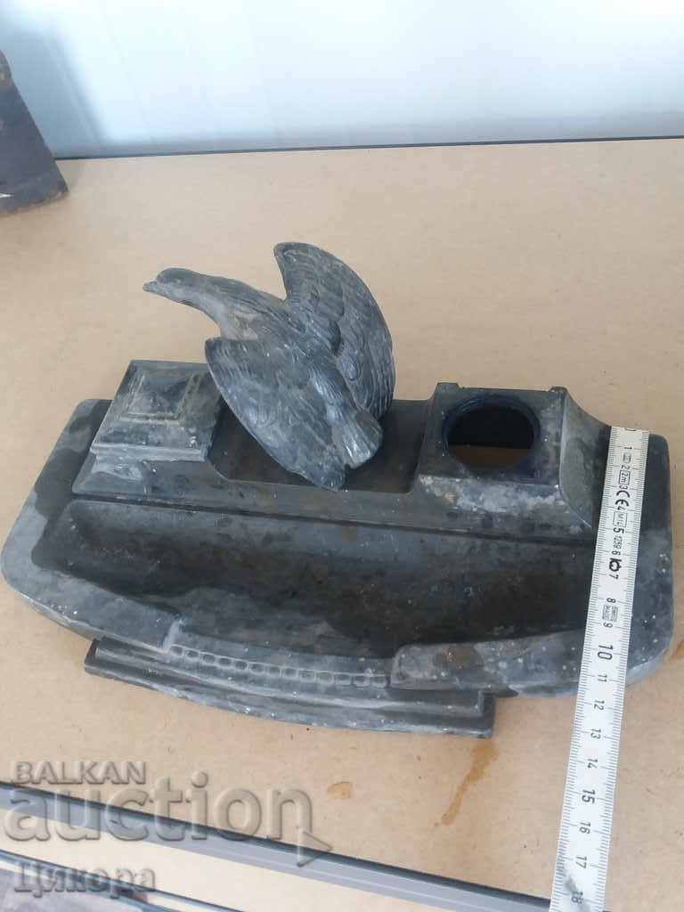 Auction  OLD METAL INKER EAGLE STATUTE ROME