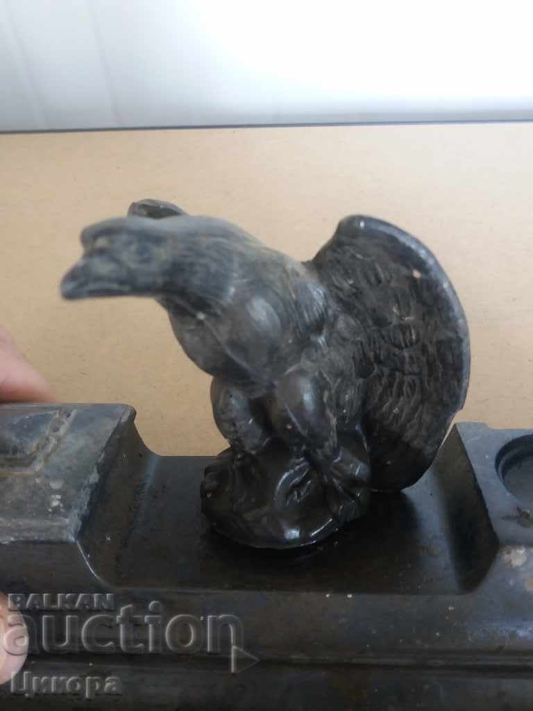 Delivery of OLD METAL INKER EAGLE STATUTE ROME