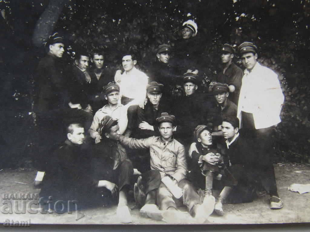 High school students-Photo from the 1930s with price 10.00 BGN | € 5.11 High school students-Photo from the 1930s with price 10.00 BGN | € 5.11