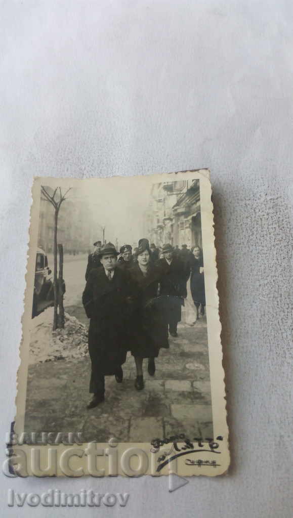 Fotografie Sofia Soții într-o plimbare de-a lungul bulevardului