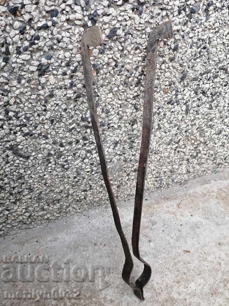 Παλιά λαβίδες, το πόκερ, σφυρήλατο σίδερο με τιμή 23.00 BGN | € 11.76 Παλιά λαβίδες, το πόκερ, σφυρήλατο σίδερο με τιμή 23.00 BGN | € 11.76