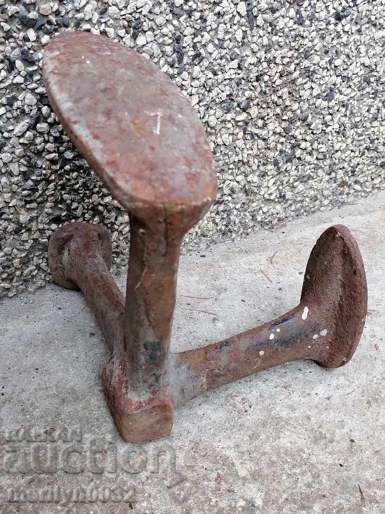 Old shoemaker anvil, wrought iron with price 43.00 BGN | € 21.99 Old shoemaker anvil, wrought iron with price 43.00 BGN | € 21.99