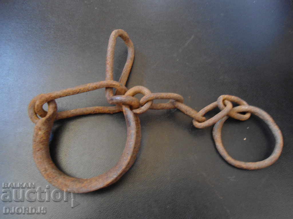 Old side, shackles with price 5.00 BGN | € 2.56 Old side, shackles with price 5.00 BGN | € 2.56