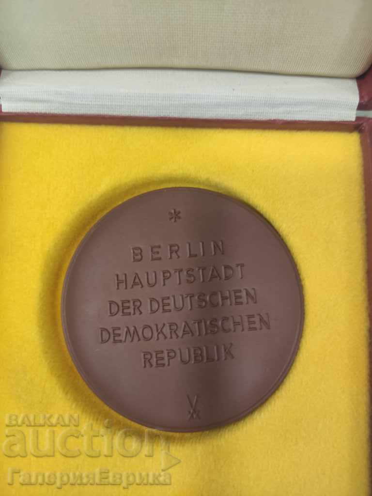 Auction Meissen Berlin Plaque Auction Meissen Berlin Plaque