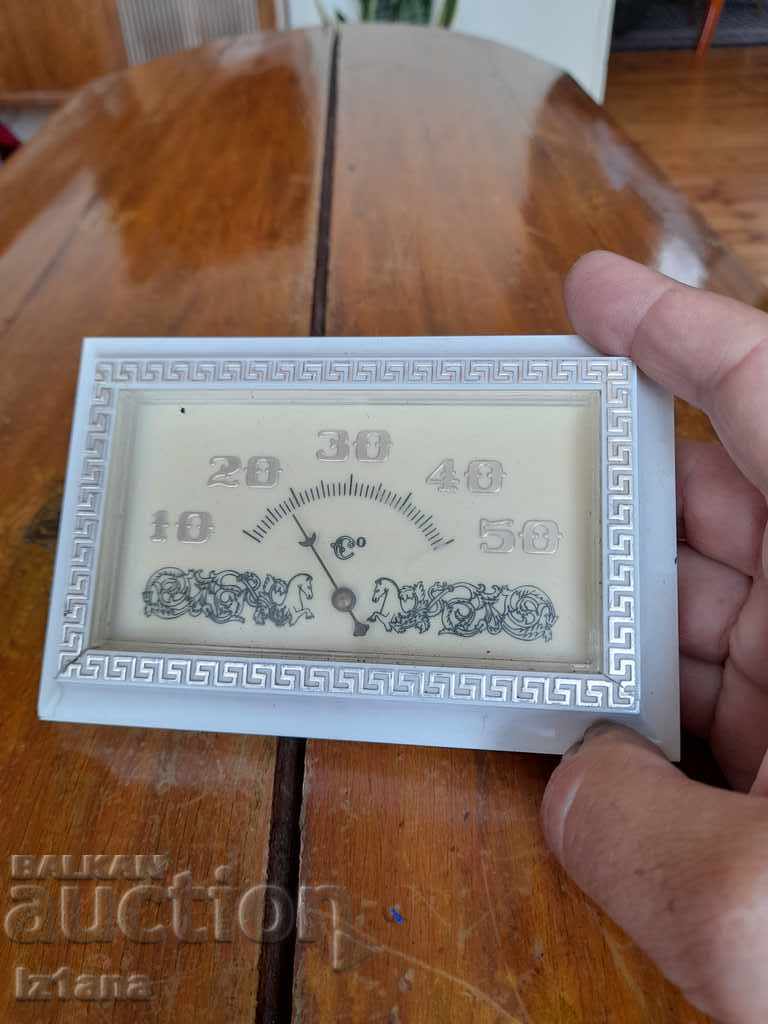 Old souvenir thermometer Leningrad with price 7.00 BGN | € 3.58 Old souvenir thermometer Leningrad with price 7.00 BGN | € 3.58