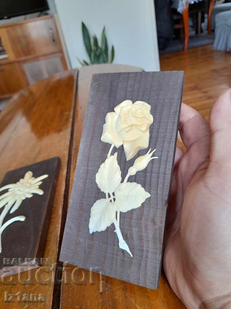 Old wooden decoration, souvenir with price 12.00 BGN | € 6.14 Old wooden decoration, souvenir with price 12.00 BGN | € 6.14