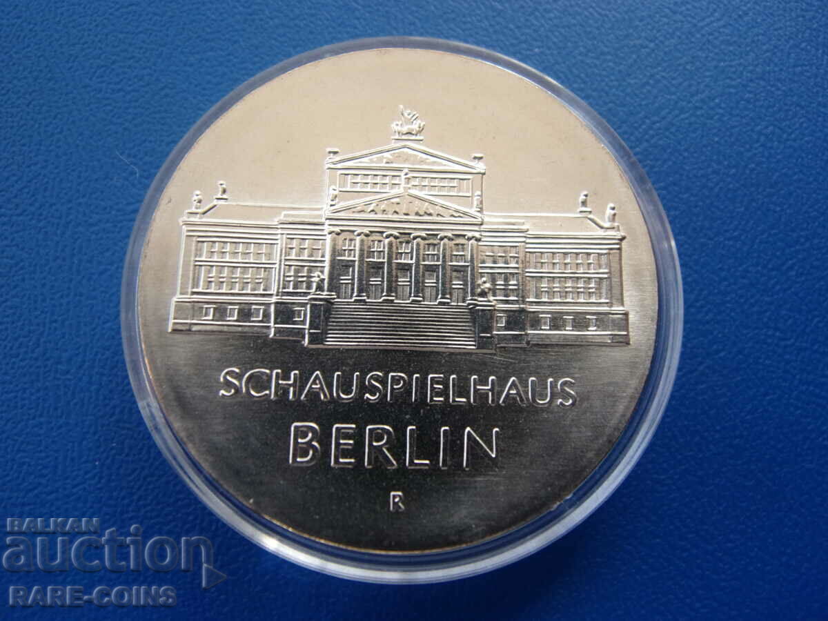 GDR 10 Timbre 1987 UNC Rare Original