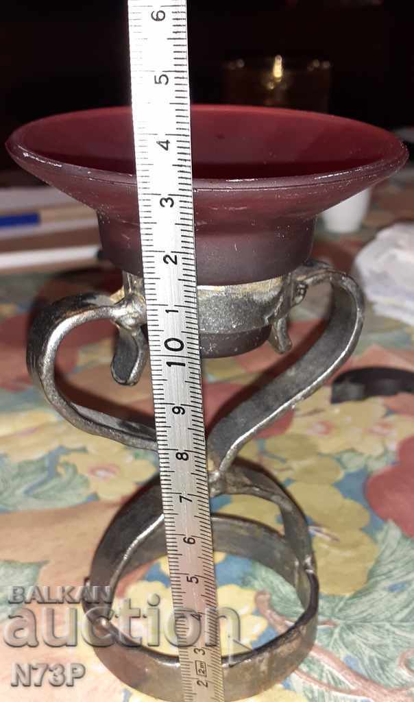 Delivery of CANDLEHOLDER. WROUGHT IRON AND STAINED GLASS. Delivery of CANDLEHOLDER. WROUGHT IRON AND STAINED GLASS.