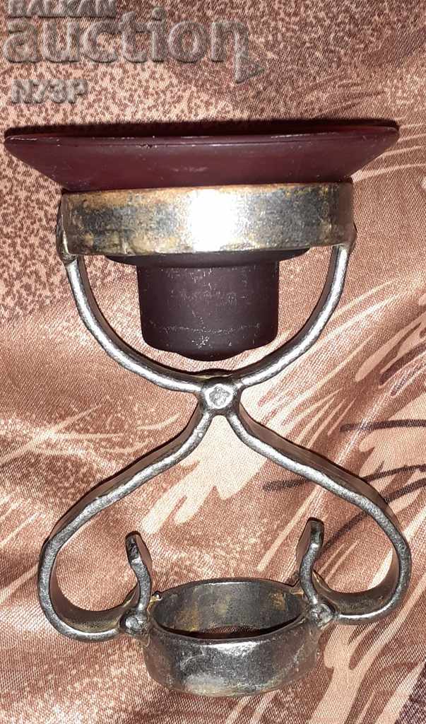 CANDLEHOLDER. WROUGHT IRON AND STAINED GLASS. - 5 CANDLEHOLDER. WROUGHT IRON AND STAINED GLASS. - 5