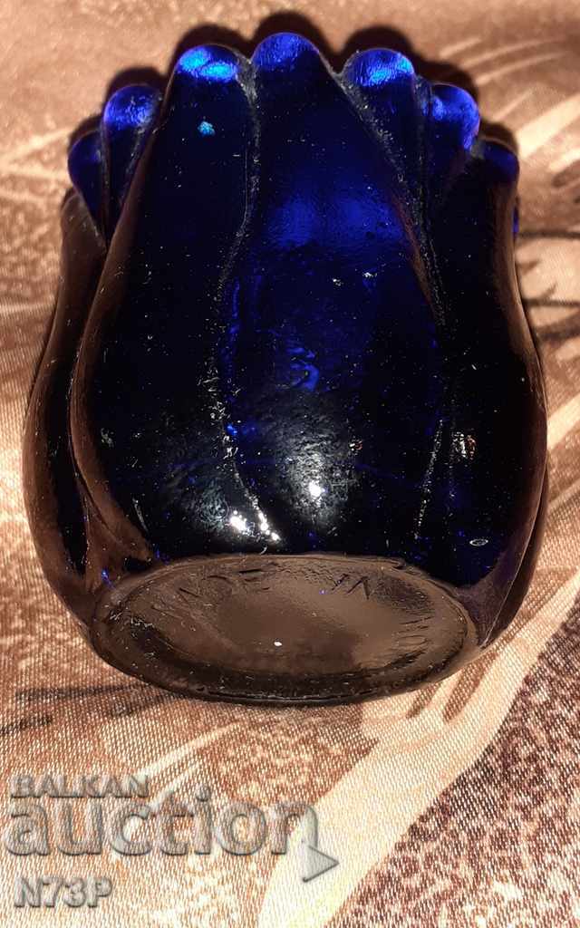 Auction CANDLEHOLDER OR VASE. COLORED GLASS. Auction CANDLEHOLDER OR VASE. COLORED GLASS.