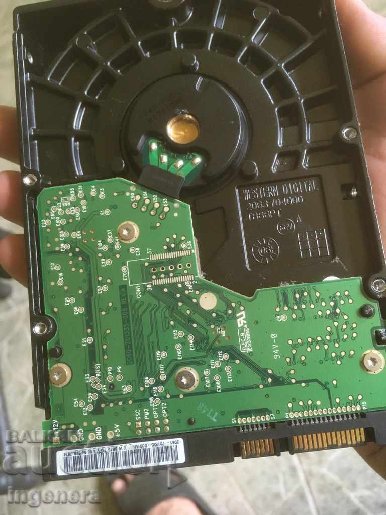 Licitație PIESE DE DISC HARD FOLOSIRE DE AUR