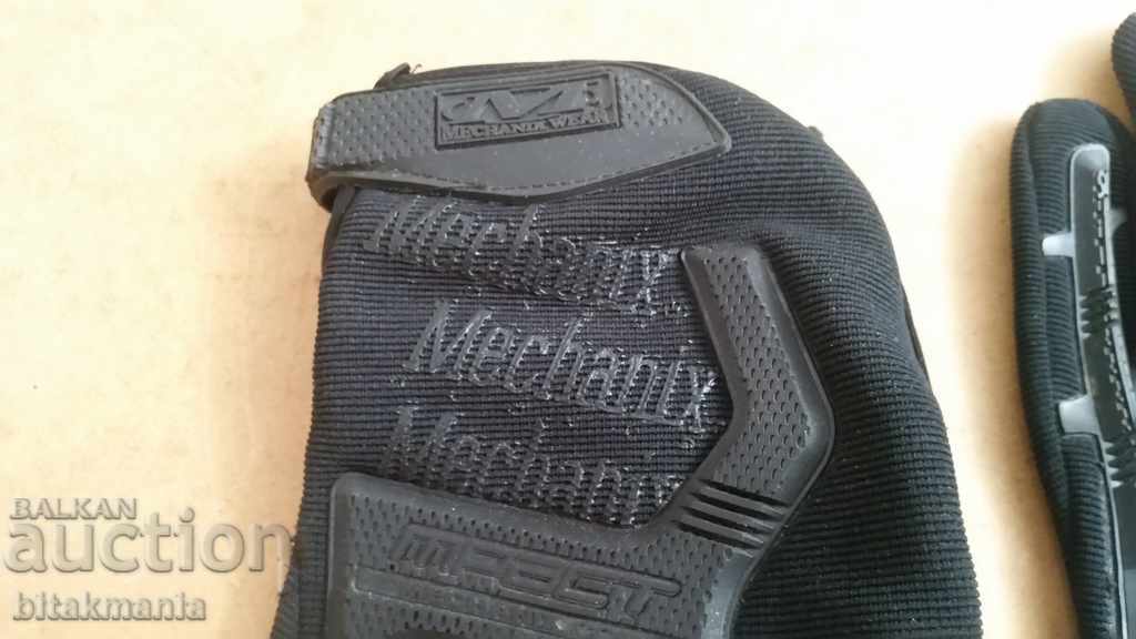 Leather gloves for motorcycle with price 22.99 BGN | € 11.75