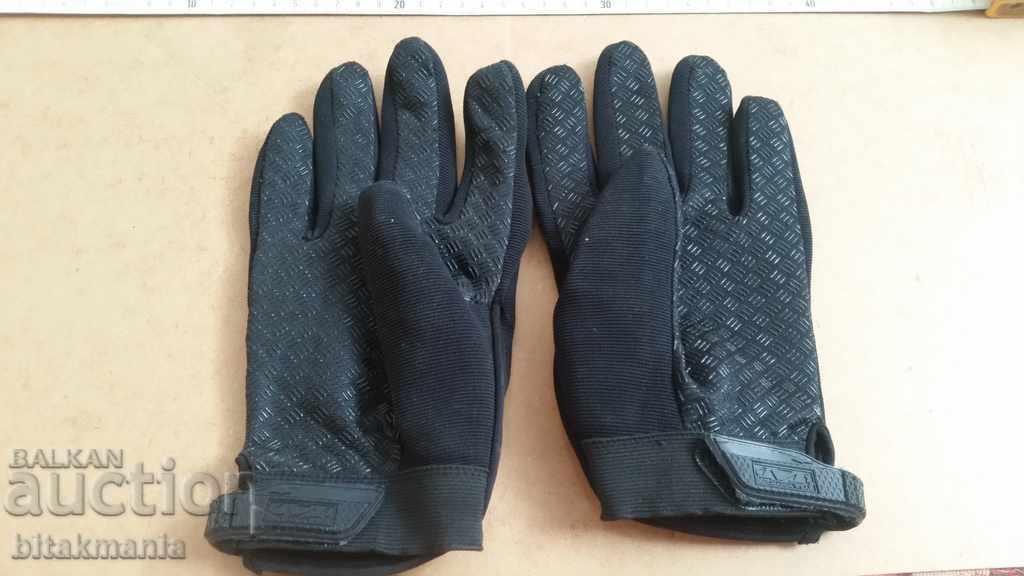 Auction  Leather gloves for motorcycle