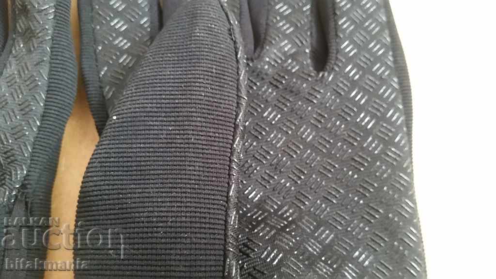 Delivery of Leather gloves for motorcycle