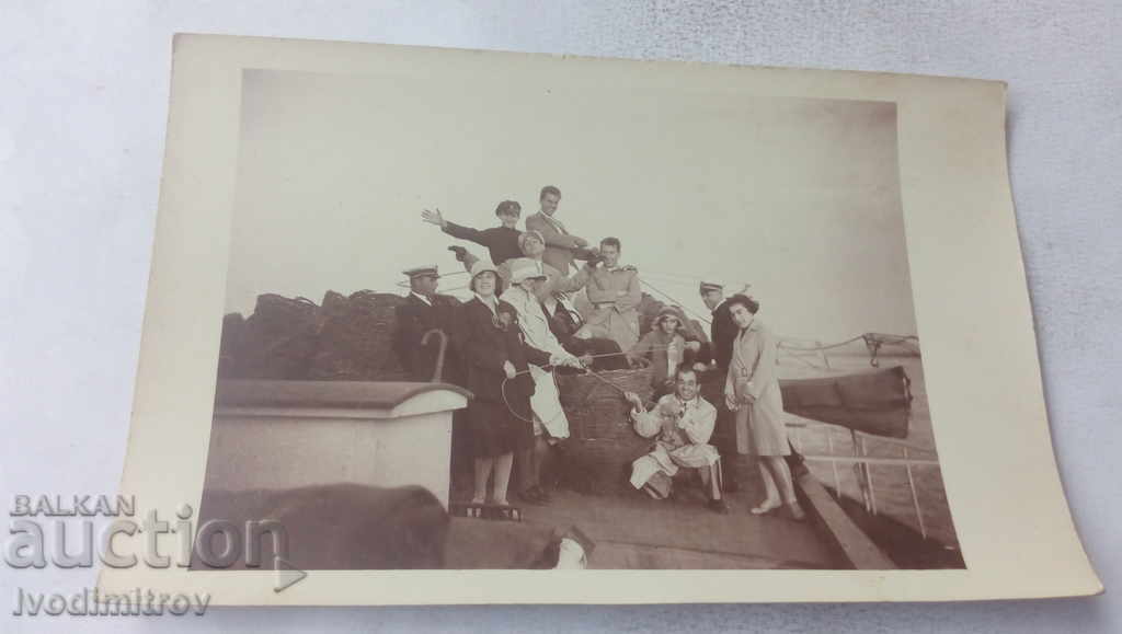 Photo Passengers of the steamer MFTR Visegrad