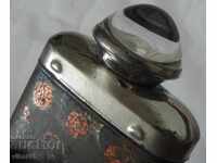 Παλιό φανάρι με μεγεθυντικό φακό