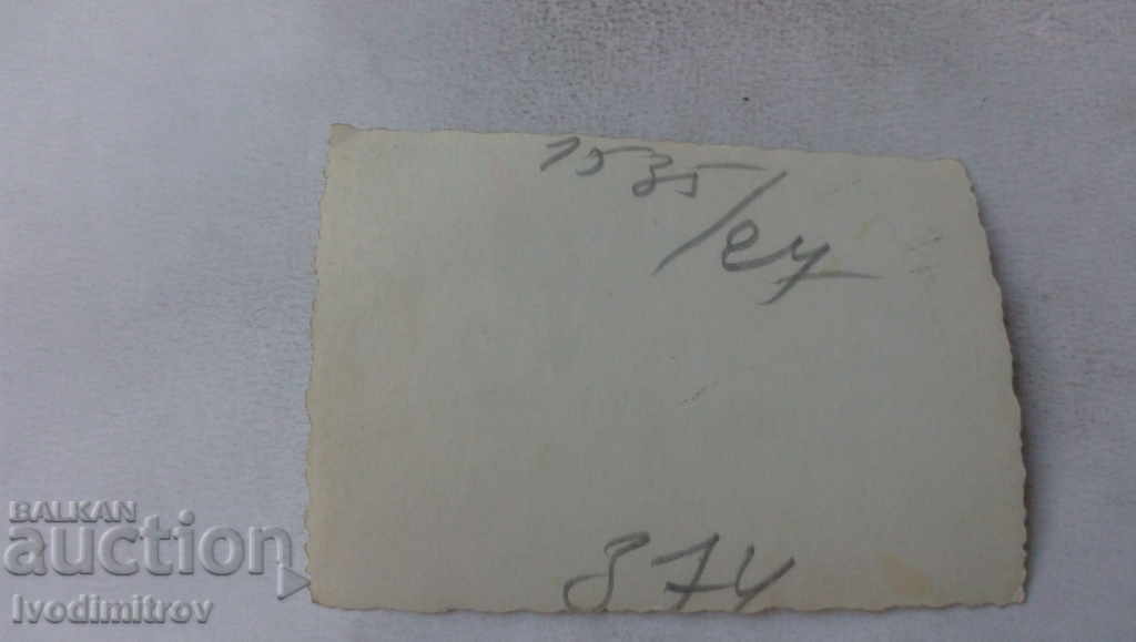 Φωτογραφία Άνδρες και γυναίκες στο νερό με τιμή 2.45 BGN | € 1.25 Φωτογραφία Άνδρες και γυναίκες στο νερό με τιμή 2.45 BGN | € 1.25