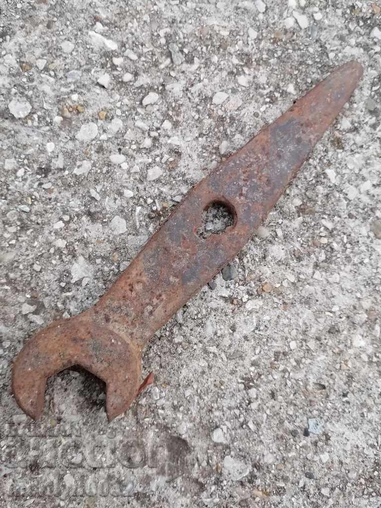 Old key of a workshop with price 28.00 BGN | € 14.32 Old key of a workshop with price 28.00 BGN | € 14.32