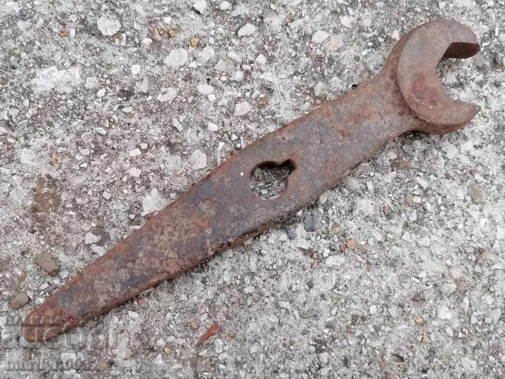 Delivery of Old key of a workshop Delivery of Old key of a workshop